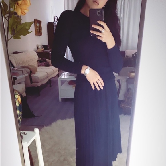 Meet your Posher, Christina - Picture 2 of 2